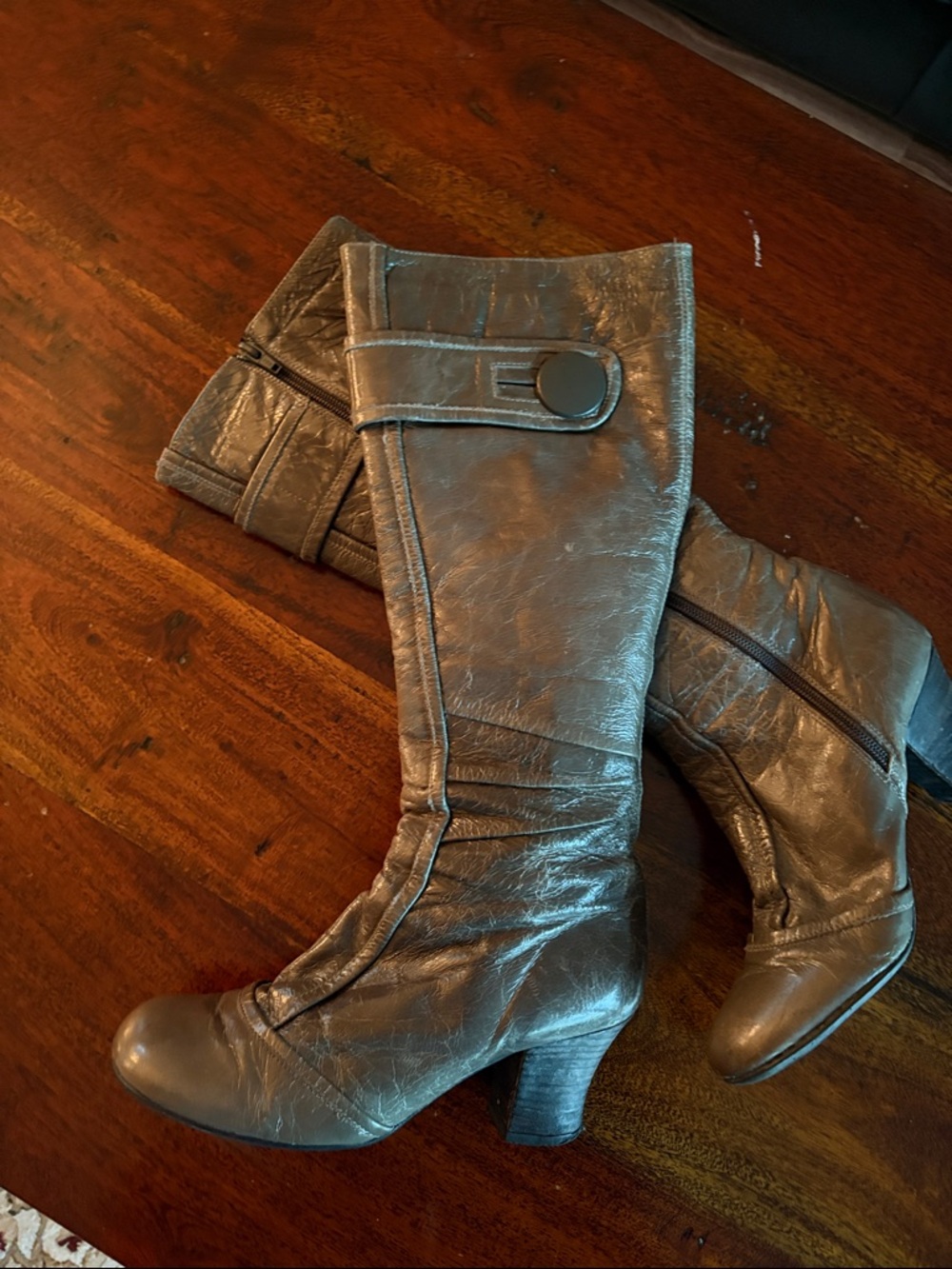 Classic Tall Women's Boots in Brown - Brand Unspecified